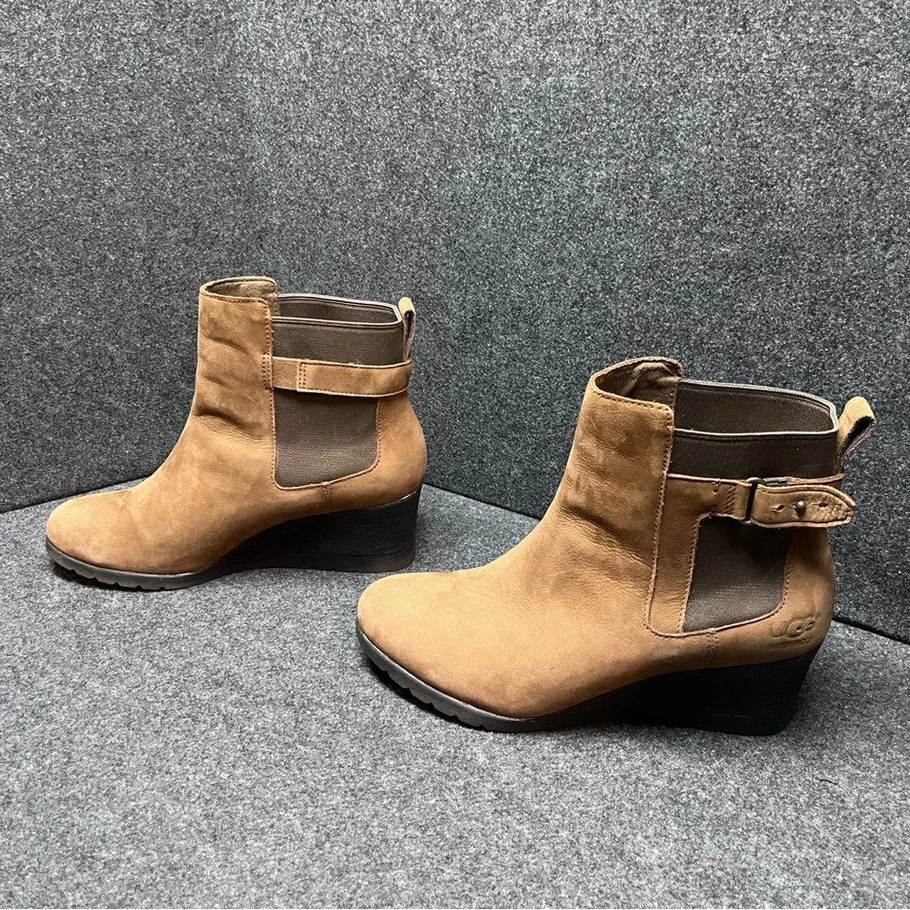 UGG Women's Indra waterproof wedge boot in the stout color and size 9.5 - Picture 1 of 10